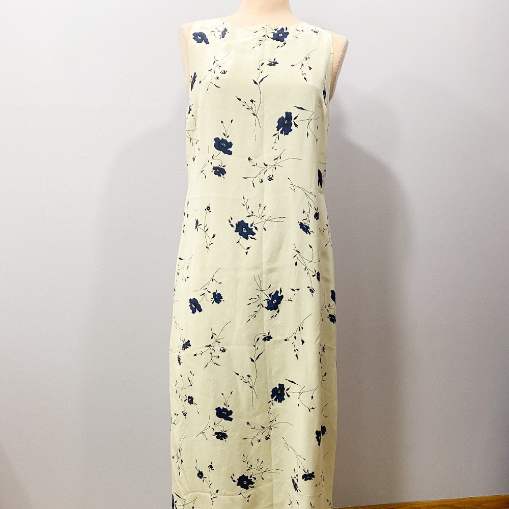 Sophisticate silk dress (petite)
